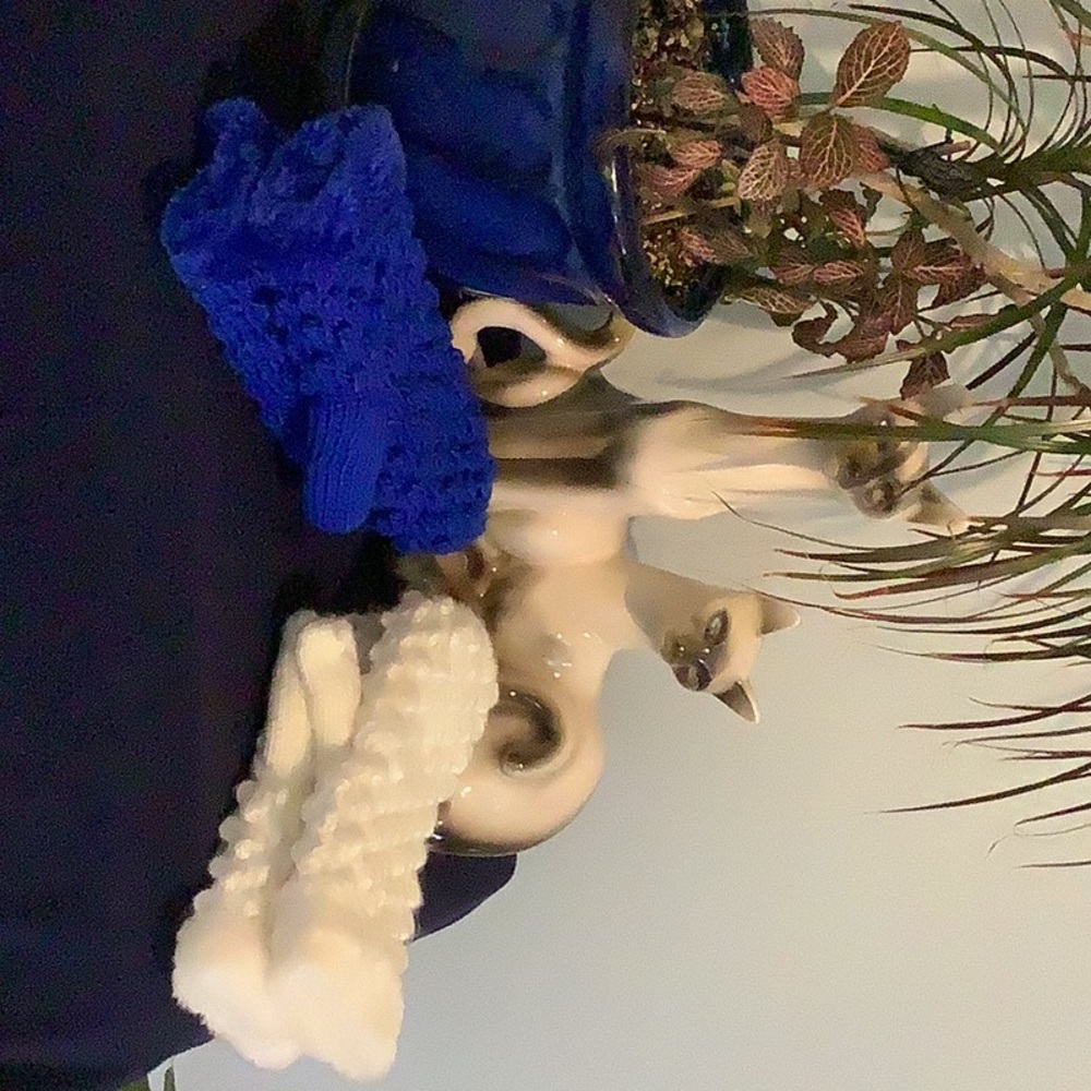 Acrylic Mittens